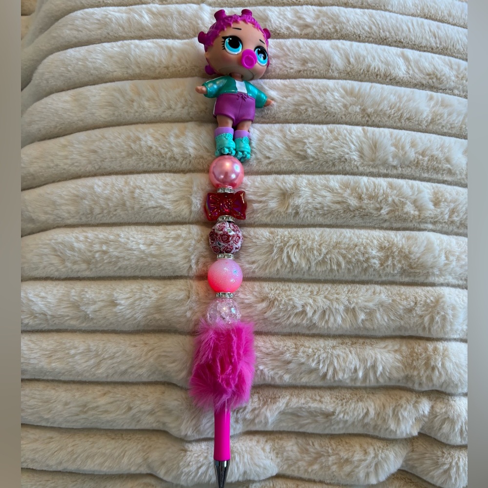Adorable LOL doll beaded pen with beautiful beads ! NWT
